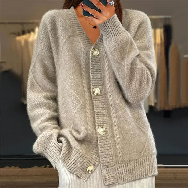 Amélie - Cardigan Femme Col V Élégant - Maille Tricotée