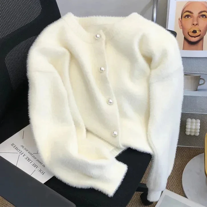 Léa - Cardigan Maille Velours Boutons Perles Femme