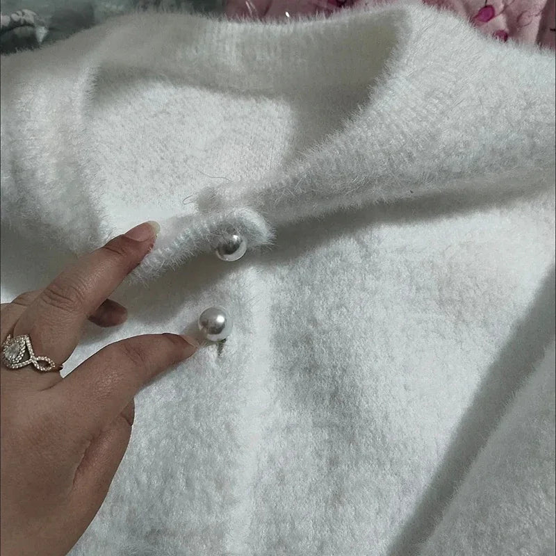 Léa - Cardigan Maille Velours Boutons Perles Femme