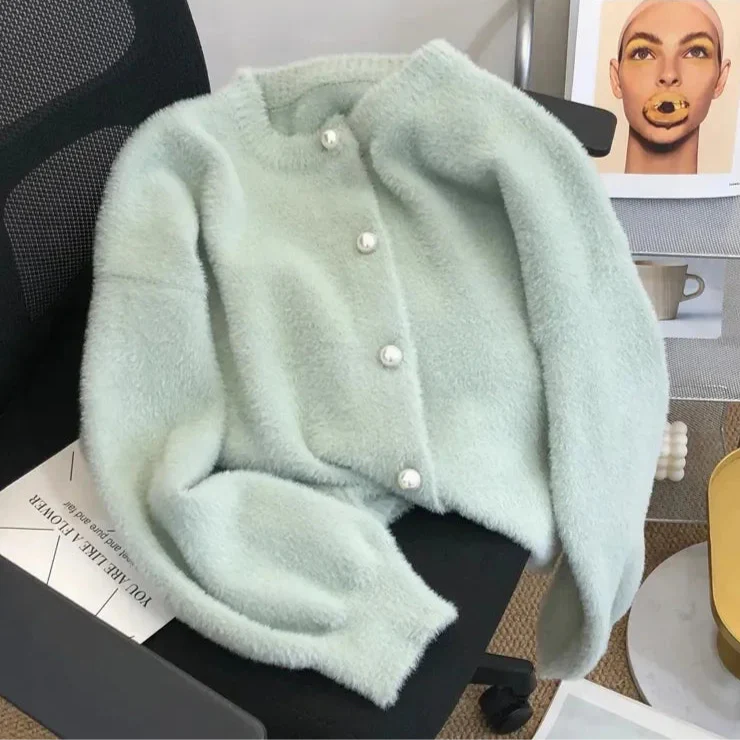 Léa - Cardigan Maille Velours Boutons Perles Femme