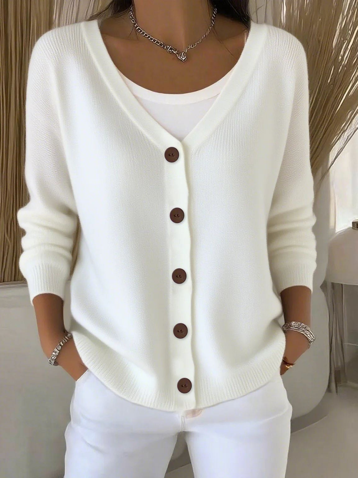 Isabelle - Cardigan Élégant Boutonné Col V