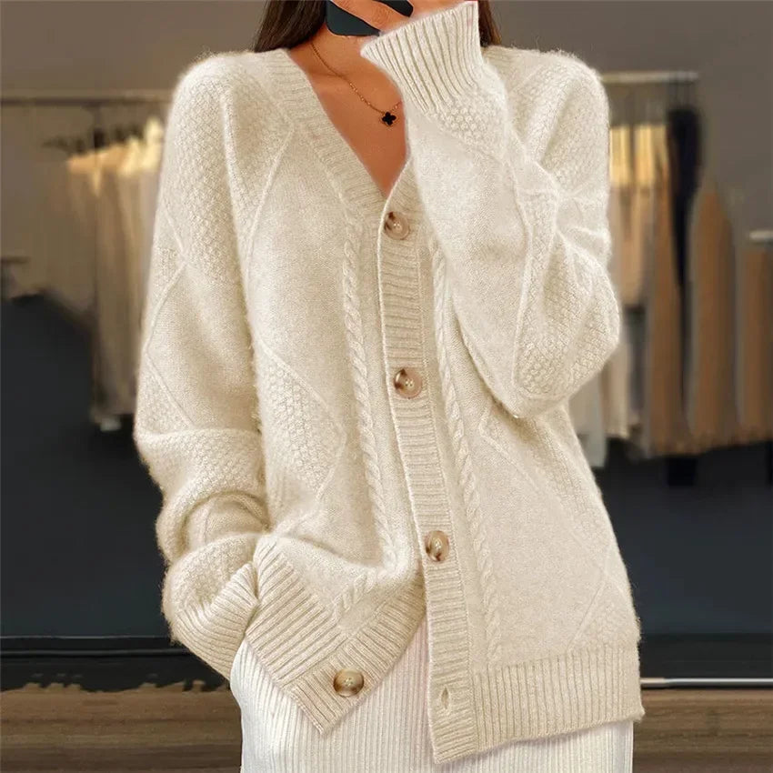 Amélie - Cardigan Femme Col V Élégant - Maille Tricotée