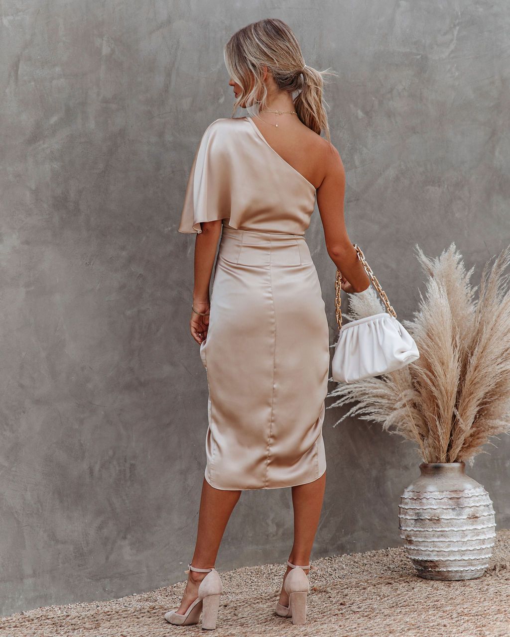 Nathalie - Robe Satinée Chic