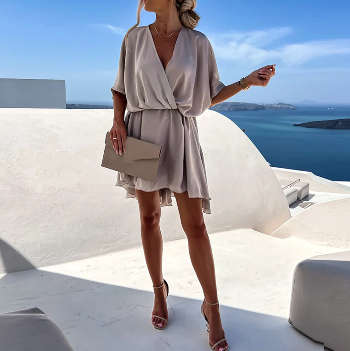 Élodie - Robe mini en satin - Coupe portefeuille, Femme