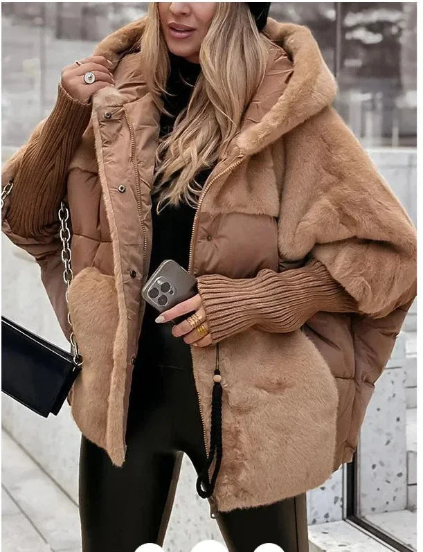 Chloé – Doudoune d’hiver femme avec col en fourrure et grande capuche