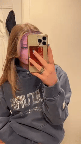 Lina – Sweat à capuche femme au design moderne