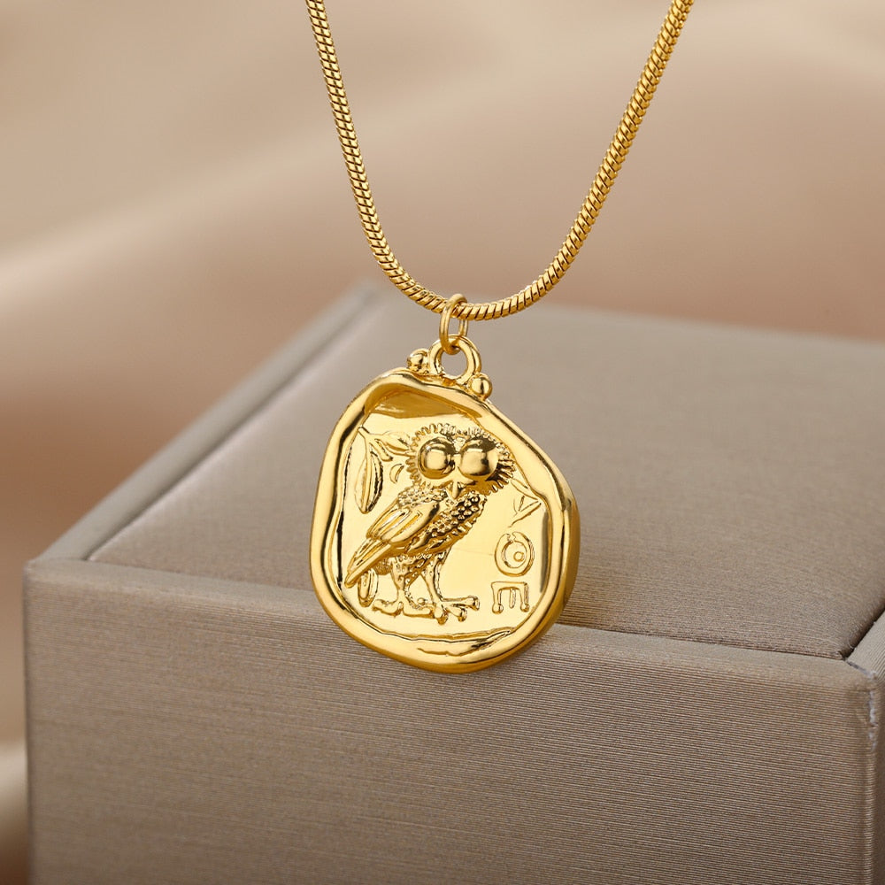 Élégance Mystique - Vintage Uilenketting met Edelsteendetails