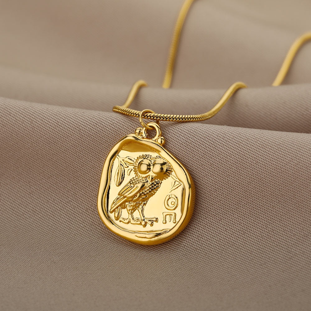 Élégance Mystique - Vintage Uilenketting met Edelsteendetails
