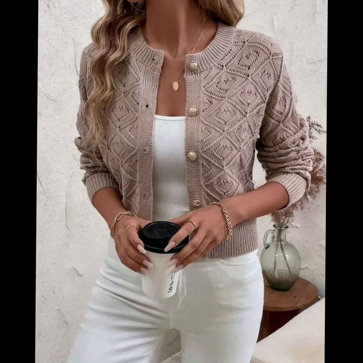 Charlotte - Cardigan Élégant Ajouré Boutonné